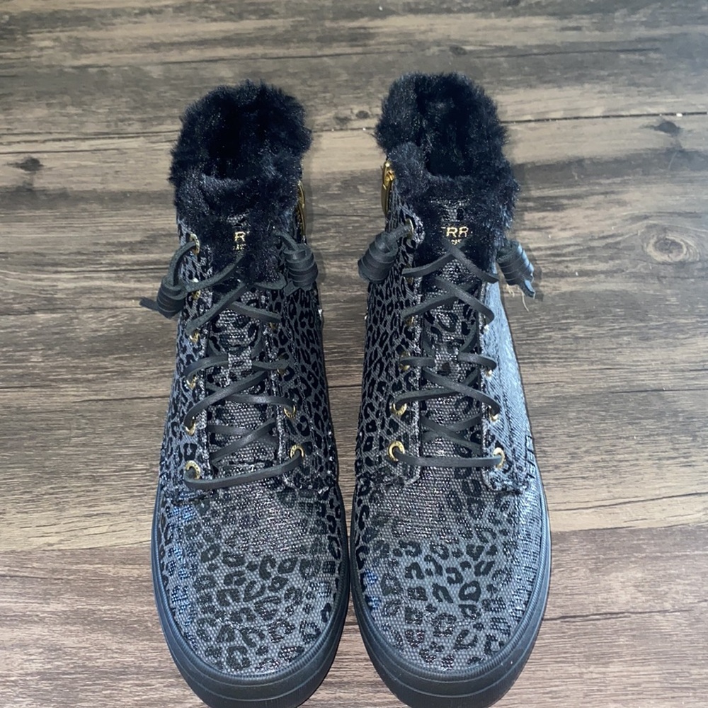 Sperry Women's 8 Crest Animal Print Boot. New without tags